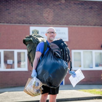 Teacher Delivers Free Meals to Over 100 Students